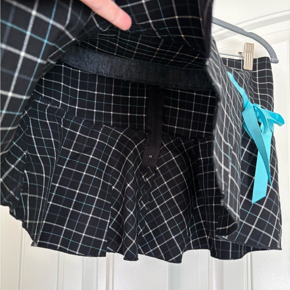 Y2K 2000’s Anchor Blue mini skirt black & blue plaid size 7 - Picture 3 of 6